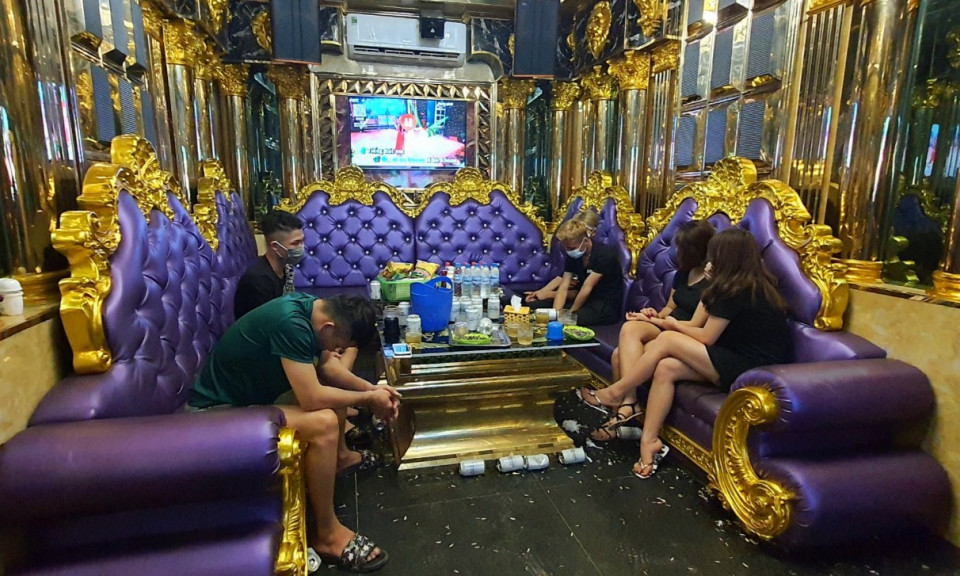 Hải Hà: Xử phạt, thu hồi giấy phép kinh doanh quán Karaoke vi phạm quy định phòng chống dịch Covid-19