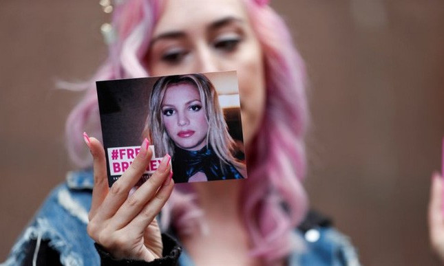 Tâm thần Britney Spears bị "tác động nghiêm trọng" khi cha cô vẫn giữ quyền bảo hộ