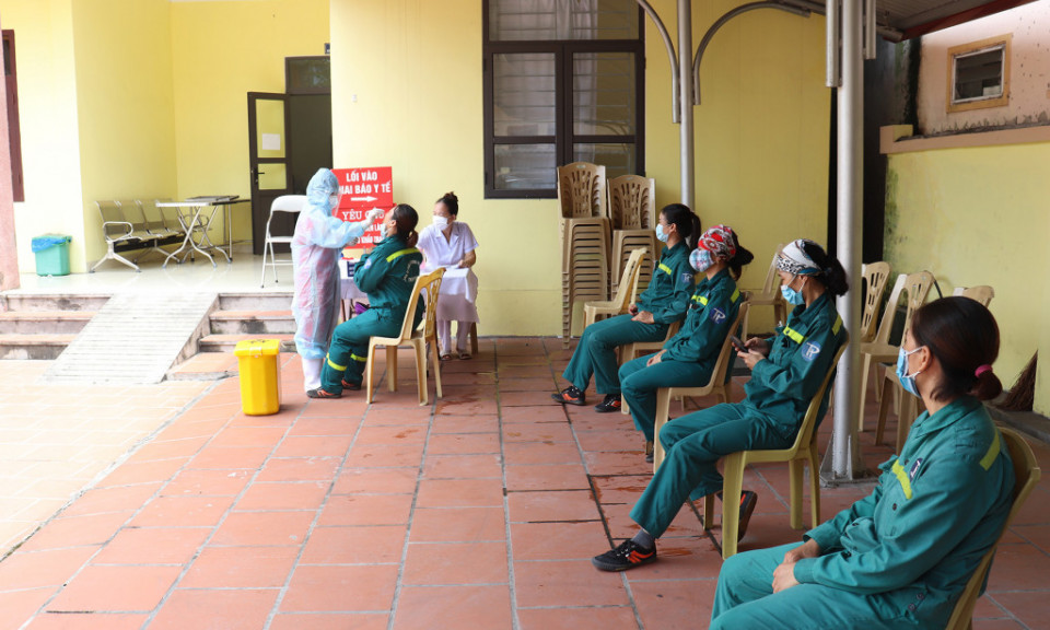Quang Ninh conducts large-scale testing for people at risk of SARS-CoV-2 