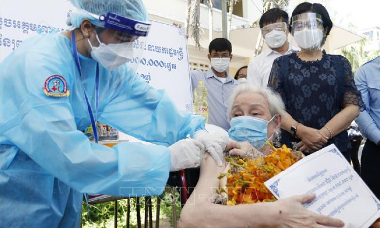 Số ca mắc mới COVID-19 tại Campuchia giảm 8 ngày liên tiếp