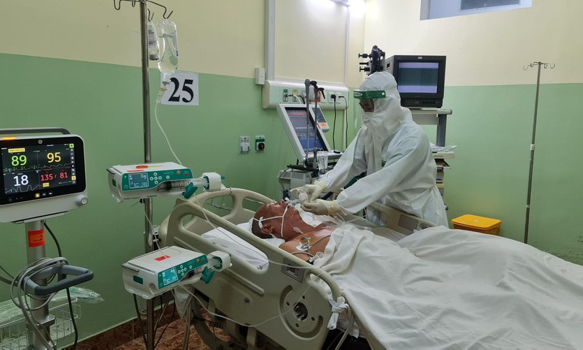 Số bà bầu mắc COVID tăng nhanh
