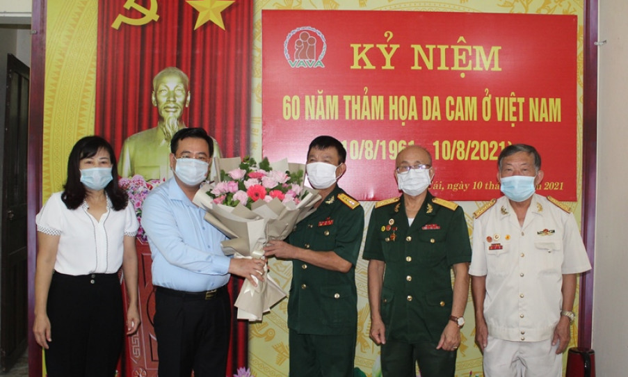 Móng Cái, Bình Liêu: Thăm, tặng quà nhân kỷ niệm 60 năm thảm họa da cam