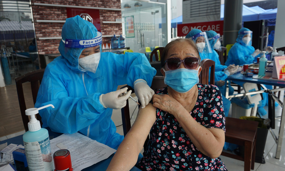TP Hồ Chí Minh sẽ đạt mức độ tiêm vaccine phòng COVID-19 100% với người trên 18 tuổi