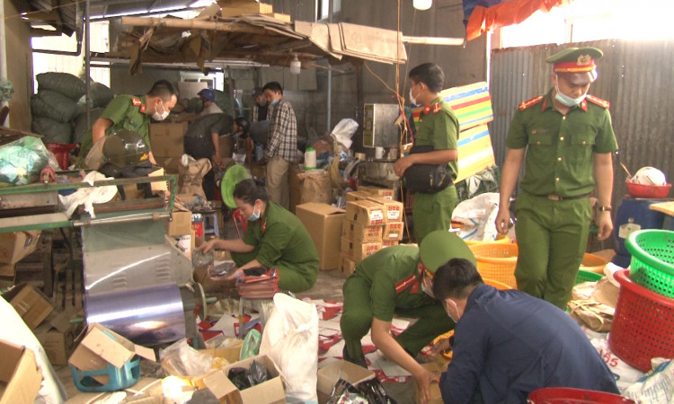Triệt phá đường dây sản xuất hàng chục nghìn phụ tùng mô tô giả