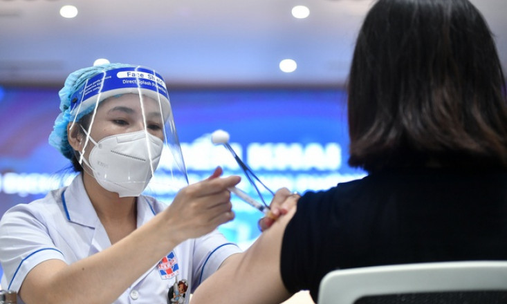 Lý do phụ nữ cho con bú nên được tiêm vaccine Covid-19