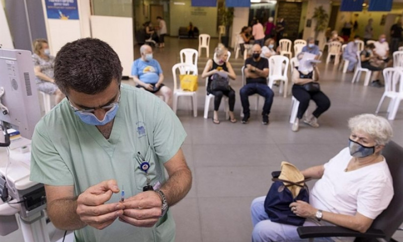 80% người trưởng thành tiêm xong vaccine, dịch vẫn bùng mạnh ở Israel