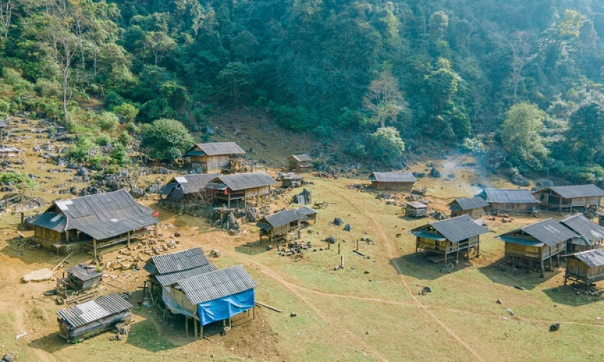 Hang Táu 'nguyên thủy' ở Mộc Châu