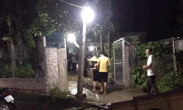 Phú Thọ: Bé 7 tuổi tử vong do dùng điện thoại đang sạc pin