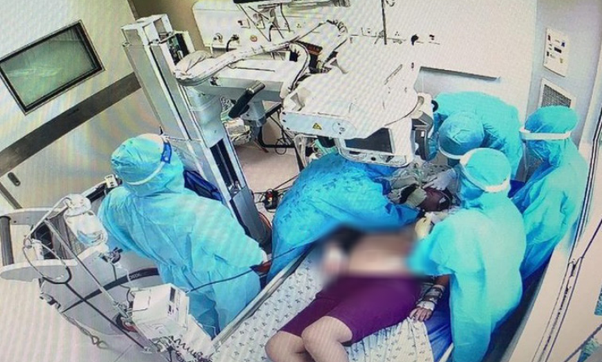 Cứu sống một trường hợp COVID-19 nặng ở trẻ em