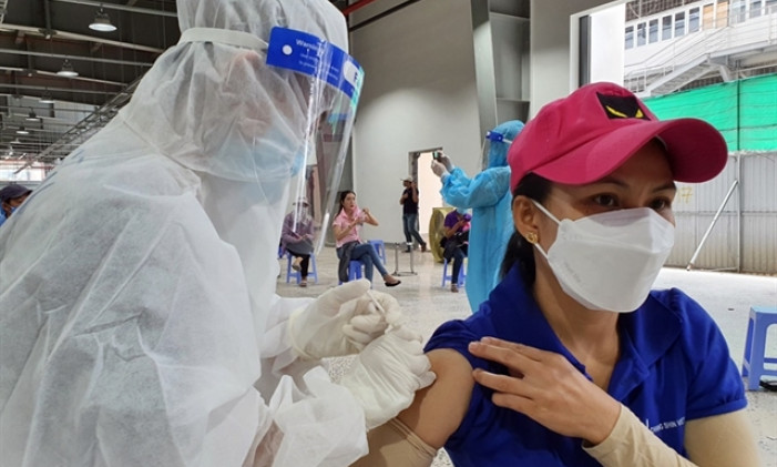 Đồng Nai to give vaccine priority to workers of ‘3-on-site’ enterprises