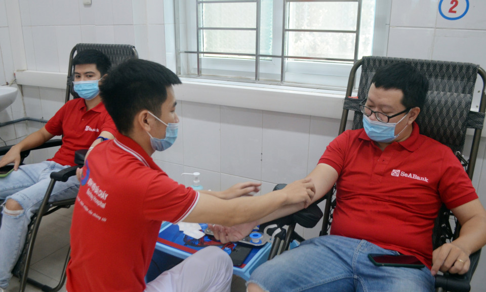 Bệnh viện Bãi Cháy tiếp nhận 80 đơn vị máu từ các tình nguyện viên