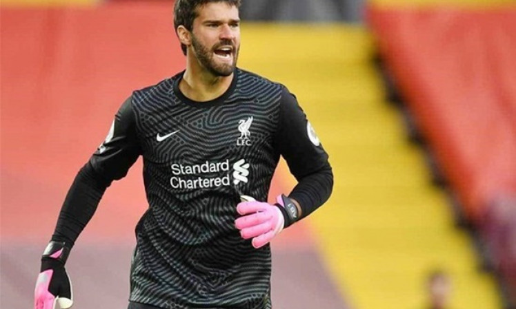Liverpool gặp phải cơn đau đầu giống Man United và Man City