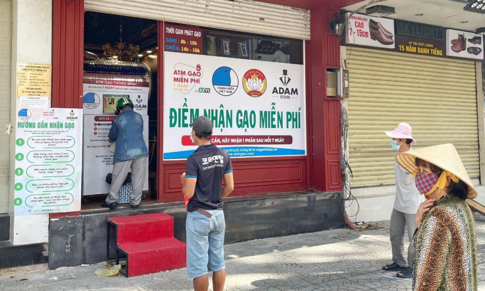 Hoa hậu Ngọc Hân phát động cây ATM gạo