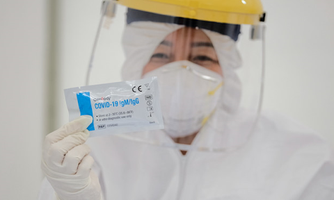 Test nhanh Covid-19 tại nhà thế nào cho đúng, xử lý sao khi kết quả dương tính?