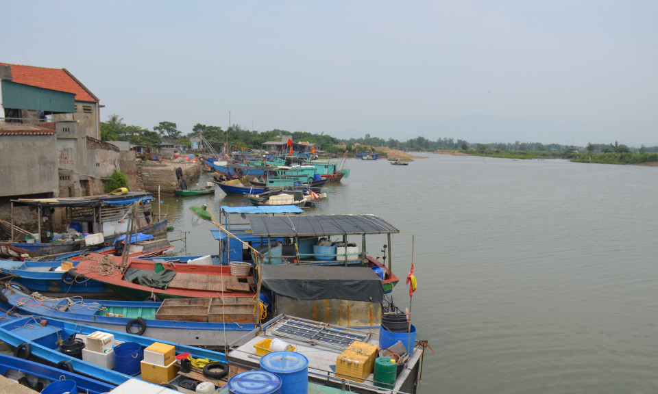 Sớm nạo vét luồng vào cảng Đầm Buôn 