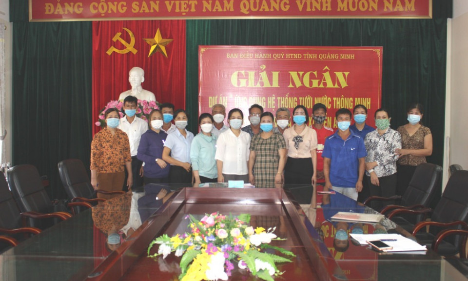 Giải ngân 700 triệu đồng hỗ trợ nông dân Quảng Yên trồng na