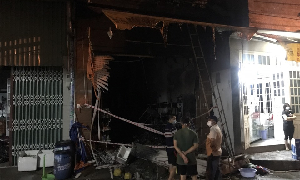 Cháy tiệm tạp hóa ở Bình Dương: 5 người được giải cứu nhưng đã tử vong