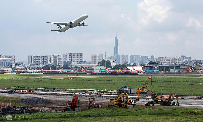 Tan Son Nhat in contention for Asia's leading airport award