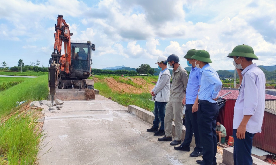 Khẩn trương khắc phục các vấn đề liên quan đến tuyến đê Đồng Rui