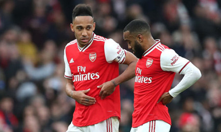 Arsenal xác nhận Aubameyang và Lacazette dương tính Covid-19