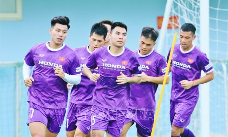 Những ngày bận rộn của bóng đá Việt Nam 