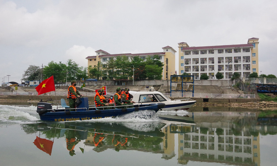 Bảo vệ biên giới hòa bình, hữu nghị, ổn định 