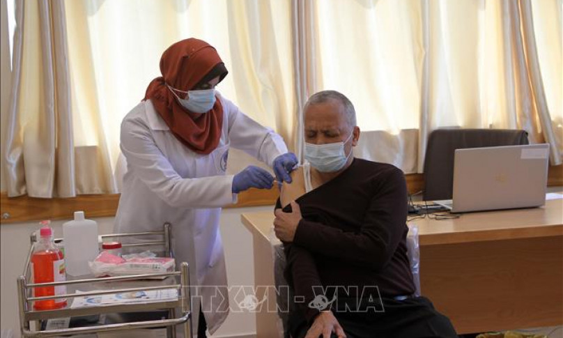 Palestine bắt đầu triển khai tiêm liều vaccine thứ 3