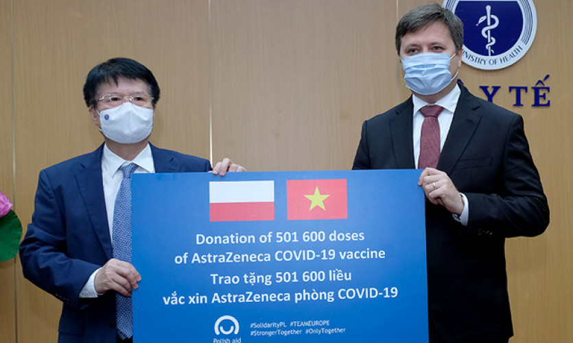 Viet Nam receives Poland-donated vaccines