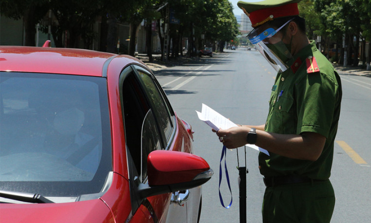 Thành phố Vinh ngày đầu 'người dân không ra khỏi nhà'