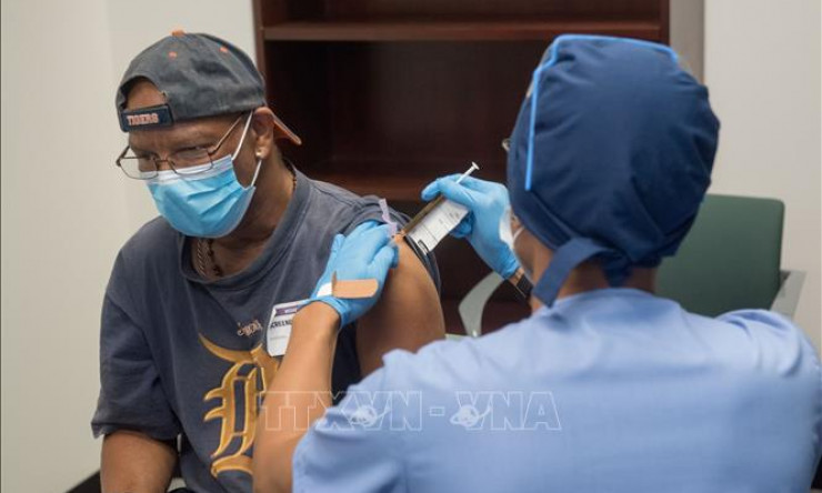 Mỹ hối thúc người dân đi tiêm vaccine phòng COVID-19