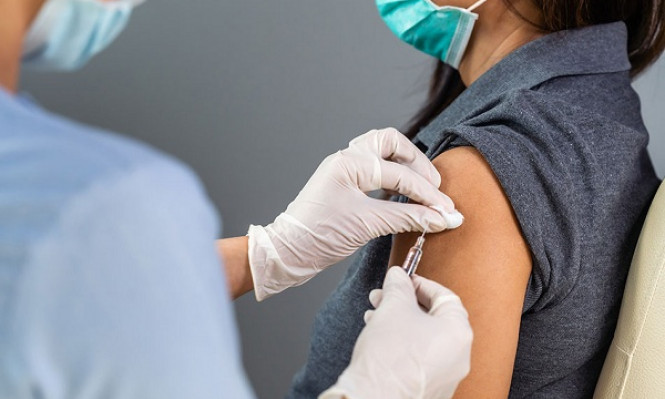 Điều gì xảy ra nếu tiêm vaccine khi đang mắc Covid-19?