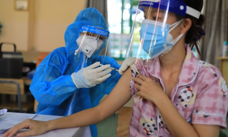 Không có chứng nhận, người dân có được tiêm vaccine Covid-19 mũi 2?