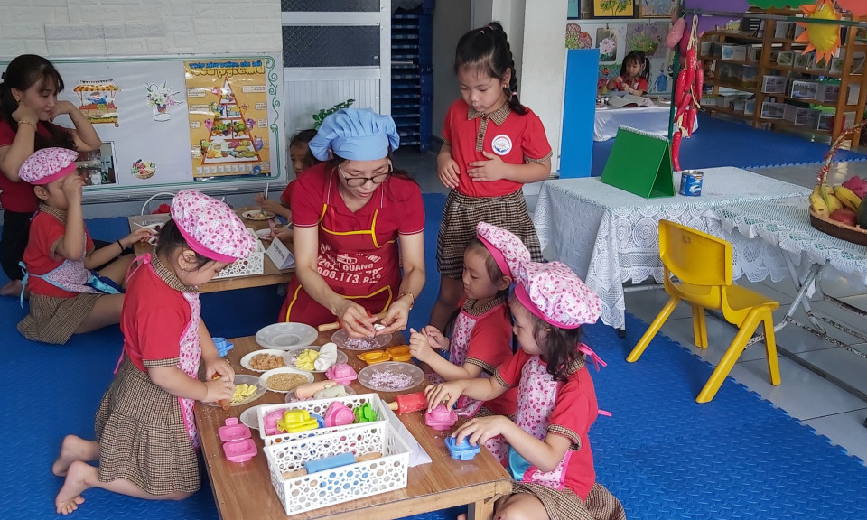 "Trường mầm non hạnh phúc” Hoa Phượng