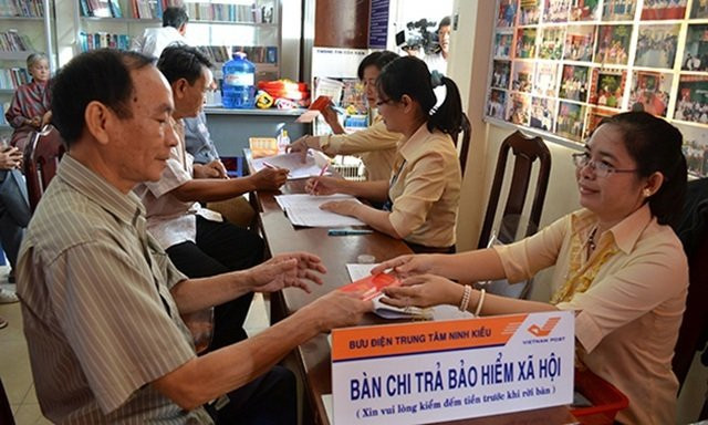 Bộ Nội vụ hướng dẫn xác định tuổi nghỉ hưu sớm với trường hợp tinh giản biên chế 