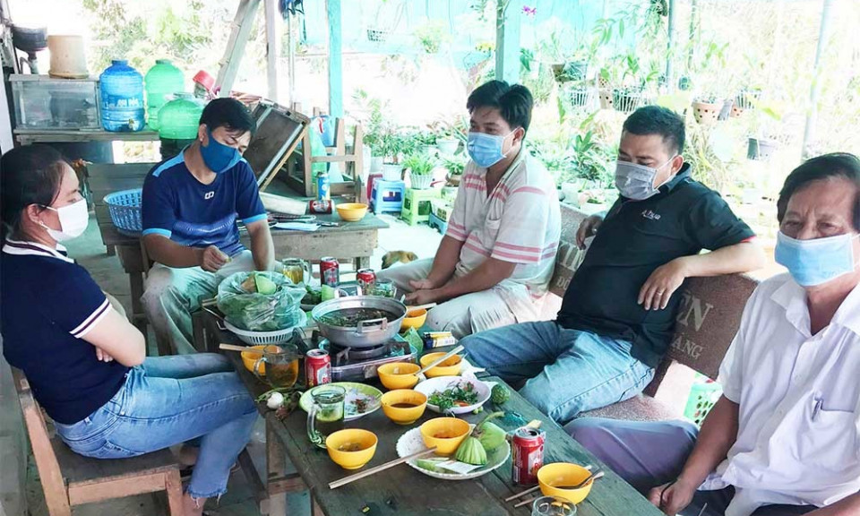 Cách chức Hiệu trưởng ăn nhậu cùng giáo viên dù đang giãn cách