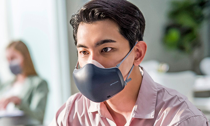 Khẩu trang kiêm máy lọc không khí có microphone