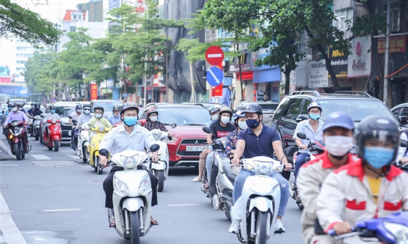 Chống dịch nửa vời, Hà Nội sẽ giãn cách đến bao giờ?
