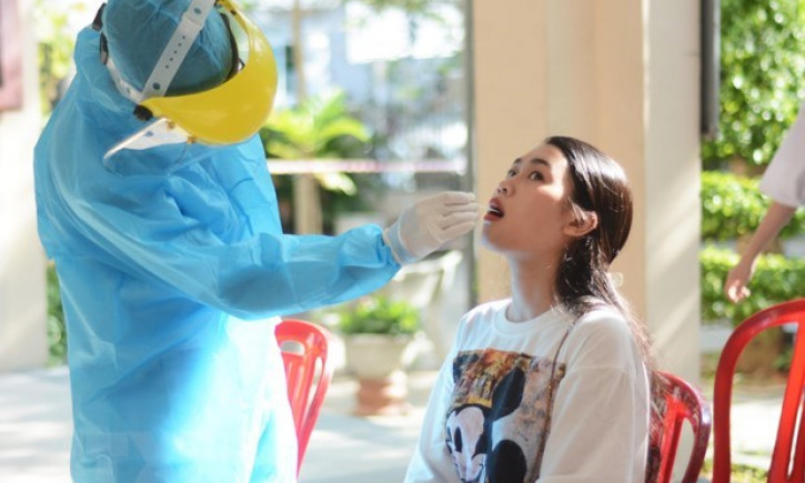 Bộ GD-ĐT kiến nghị tiêm vaccine, miễn giảm học phí cho học sinh
