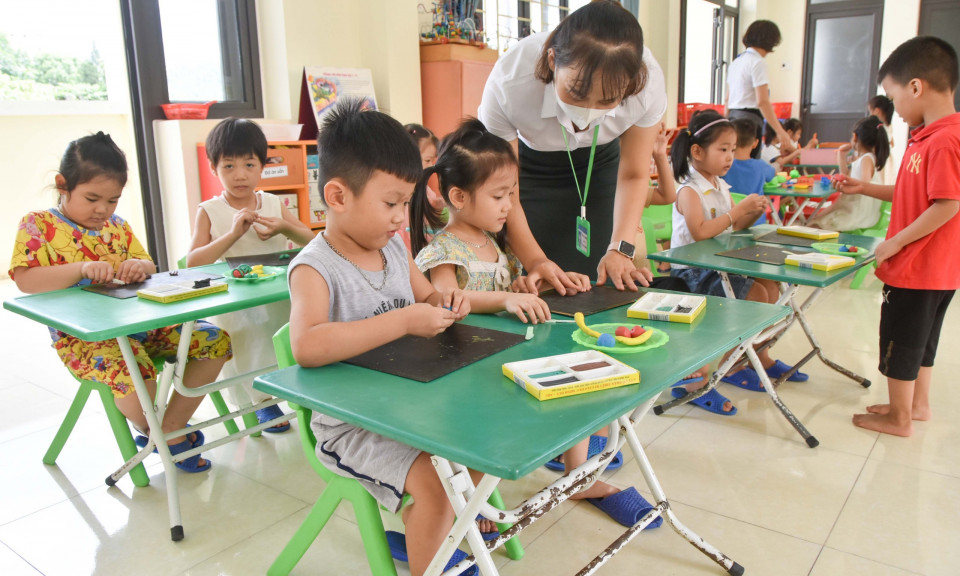 Khắc phục tình trạng thiếu giáo viên 