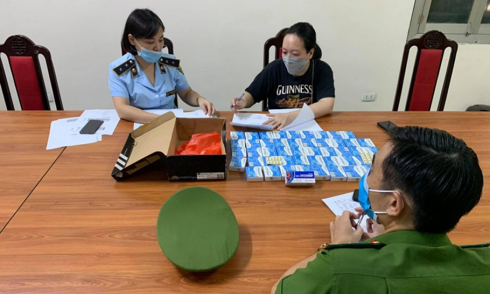 Bị 'sờ gáy' vì gom thuốc ngừa COVID -19 trên mạng về bán kiếm lời
