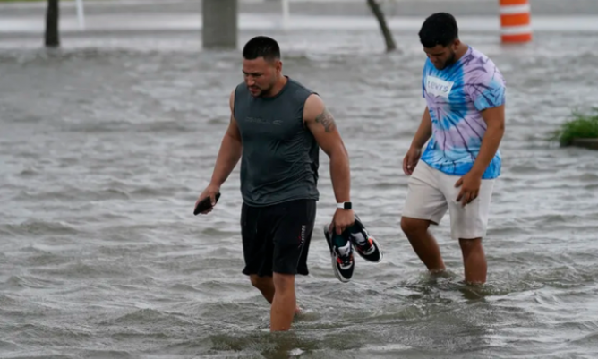 Bão Ida đổ bộ vào bang Louisiana, hàng nghìn người phải sơ tán