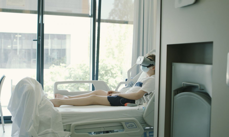 Công nghệ thực tế ảo giải tỏa tâm lý cho bệnh nhân COVID-19 nằm viện