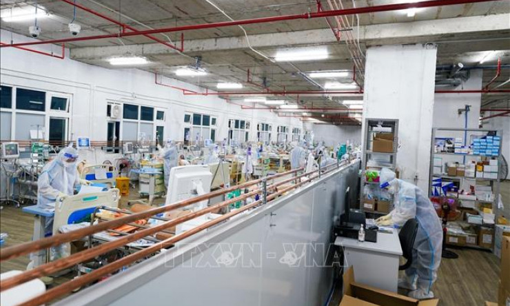 Không bố trí nhân viên y tế có bệnh nền, mang thai trực tiếp điều trị COVID-19 