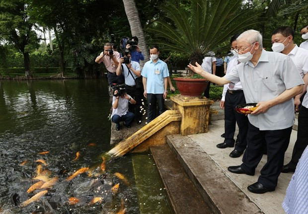 [Photo] Tong Bi thu dang huong tuong niem Chu tich Ho Chi Minh hinh anh 4