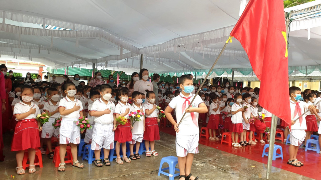 Mong Cai city’s Hai Yen Primary School greeted 201 students of grade 1.