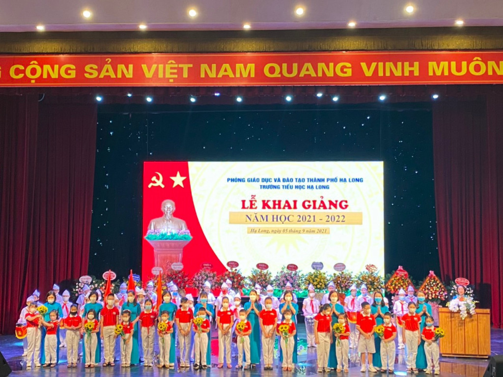 The opening ceremony for a new school year at Ha Long Primary School in Ha Long city.