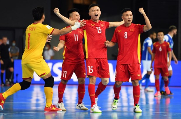 Tuyen futsal Viet Nam thua ung vien vo dich Brazil o Futsal World Cup hinh anh 1