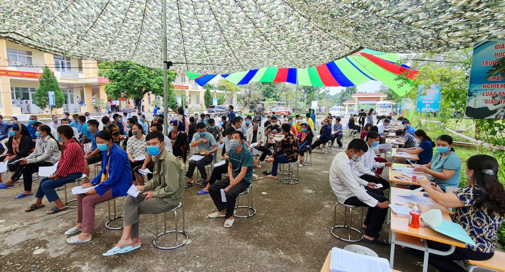 Xã Đồn Đạc, huyện Ba Chẽ hoàn thành tiêm chủng cho trên 3.700 người dân trong toàn xã trong một ngày duy nhất 17/9.