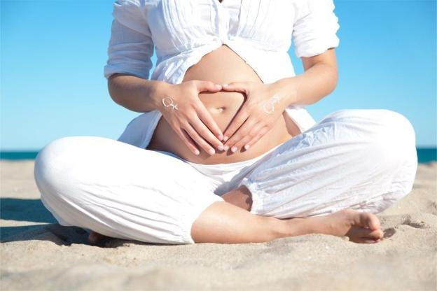 Mẹ bầu thường xuyên tắm nắng giúp giảm nguy cơ sinh non - ảnh 1
