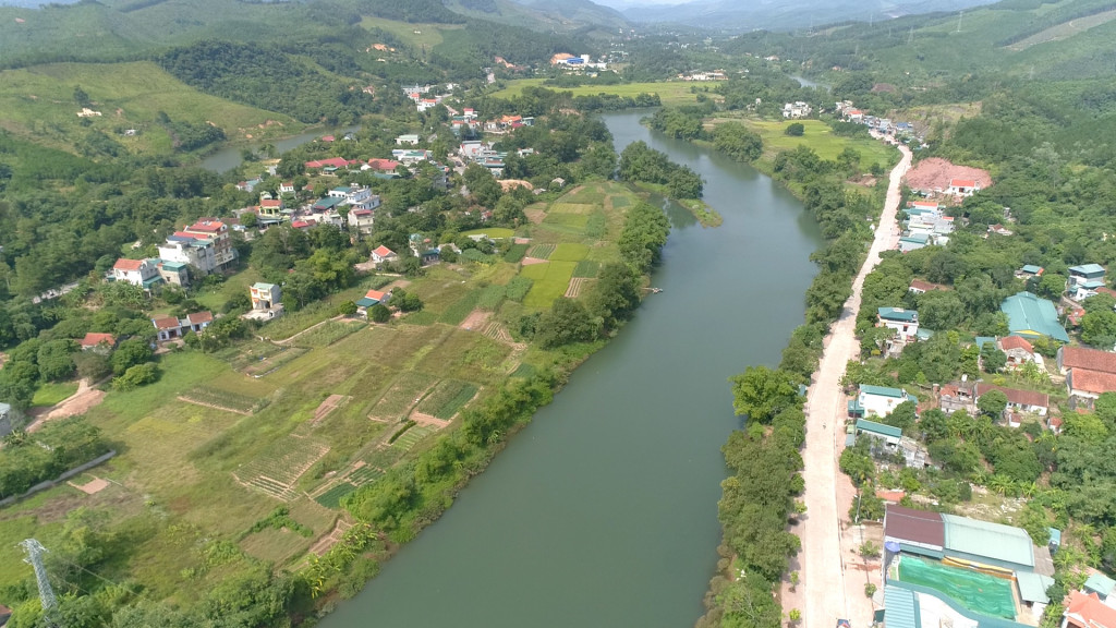 Con sông yên bình và thơ mộng.